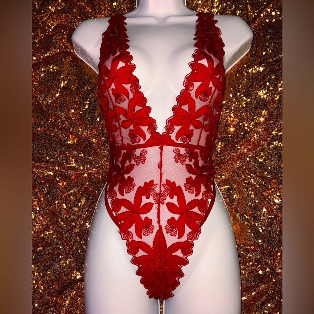 Victoria’s Secret Red Teddie size (M)